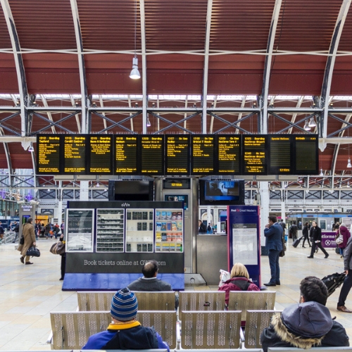 A Câmara Bullet 4 MP IP IR – WIP4BV5 oferece imagens de alta definição com excelente desempenho em ambientes internos e externos.