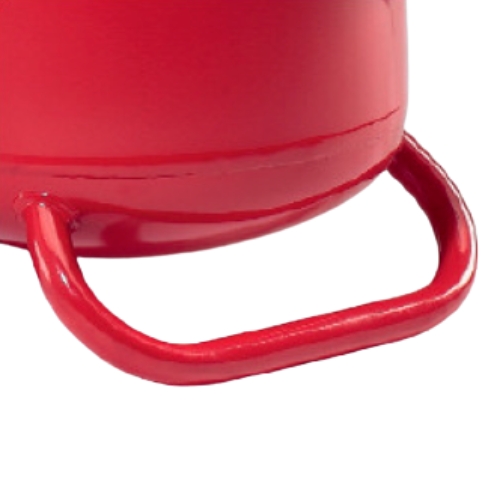 As unidades extinção por espuma SEF 50/5/10 e SEF 150/10 com rodados de grandes dimensões.