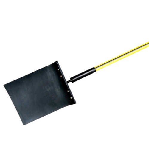 O Batedor Com Cabo de Fibra de Vidro é uma ferramenta essencial no combate a incêndios florestais, projetada para oferecer alto desempenho e durabilidade.