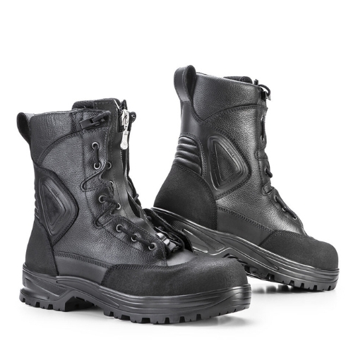 A bota para socorrista 9600/A é um calçado de segurança desenvolvido para incêndios florestais, emergências, proteção civil e ordem pública.