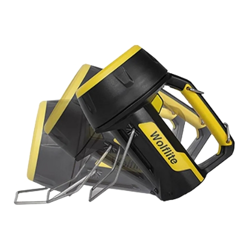 A Lanterna de Mão Recarregável LED XT WOLFLITE® Compacta, leve, resistente a impactos, água e poeiras.