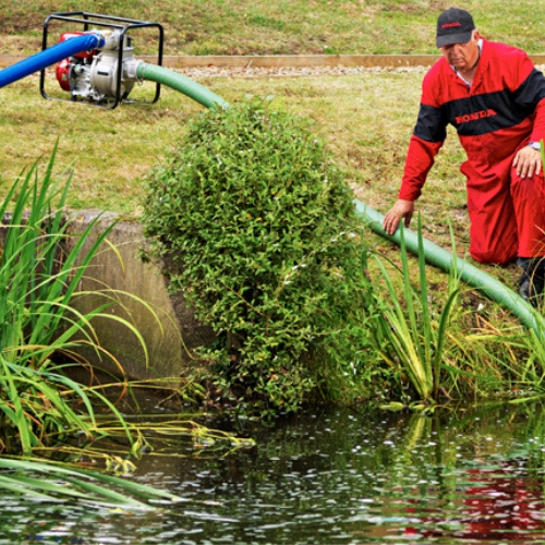 A motobomba Honda WB30XH possui motor a 4 tempos OHV assegura potência, baixo consumo e fácil arranque.